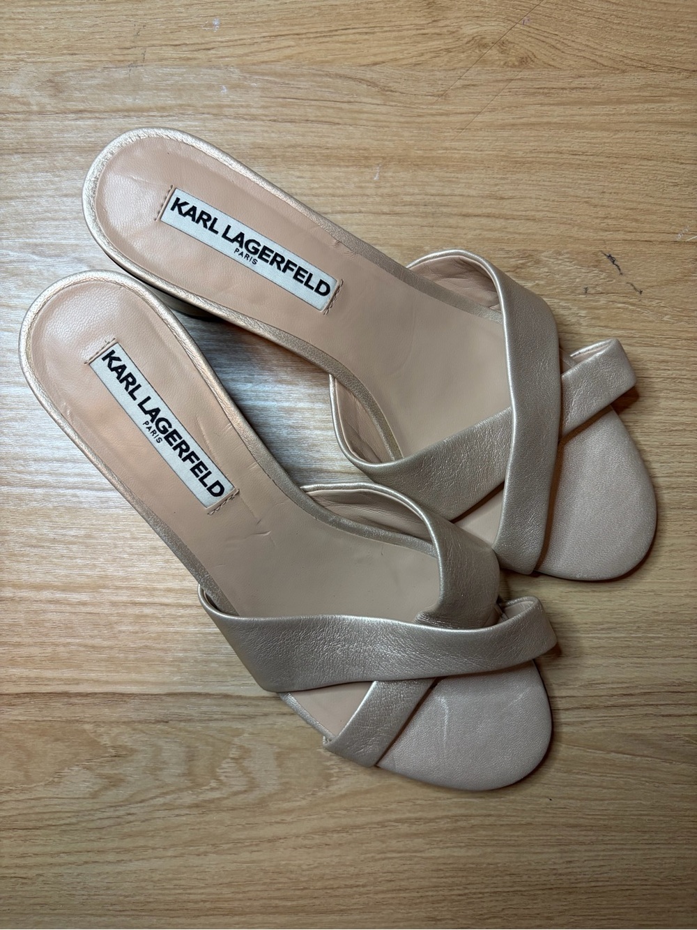 Karl Lagerfeld Paris Fawn Lt Gold Leather Cross Strap Block Heel Mule Sandal Sz8